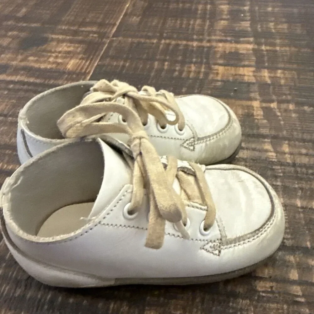 Vintage Stride Rite White Lace Up Baby Walking Shoes. Flexible Moccasins
